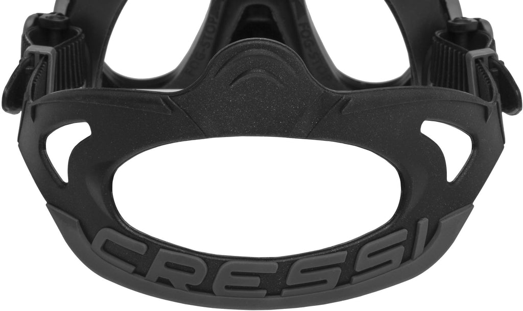 Frameless Freediving Mask with Low Volume Design